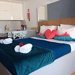 24 Novissimo Estudio Cedofeita Ac Olive 公寓