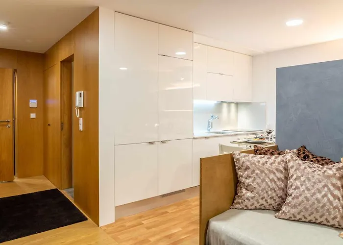 24 Porto Novissimo Estudio Cedofeita Ac Olive * פורטו